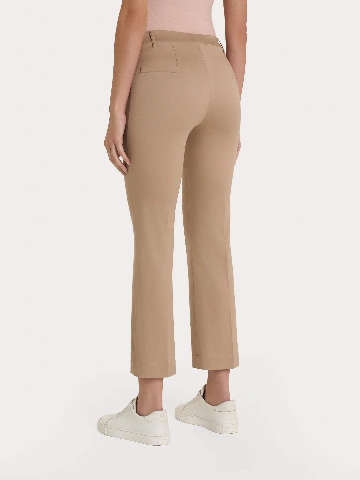 Pantalone flare alla caviglia in Satin Power RAGNO