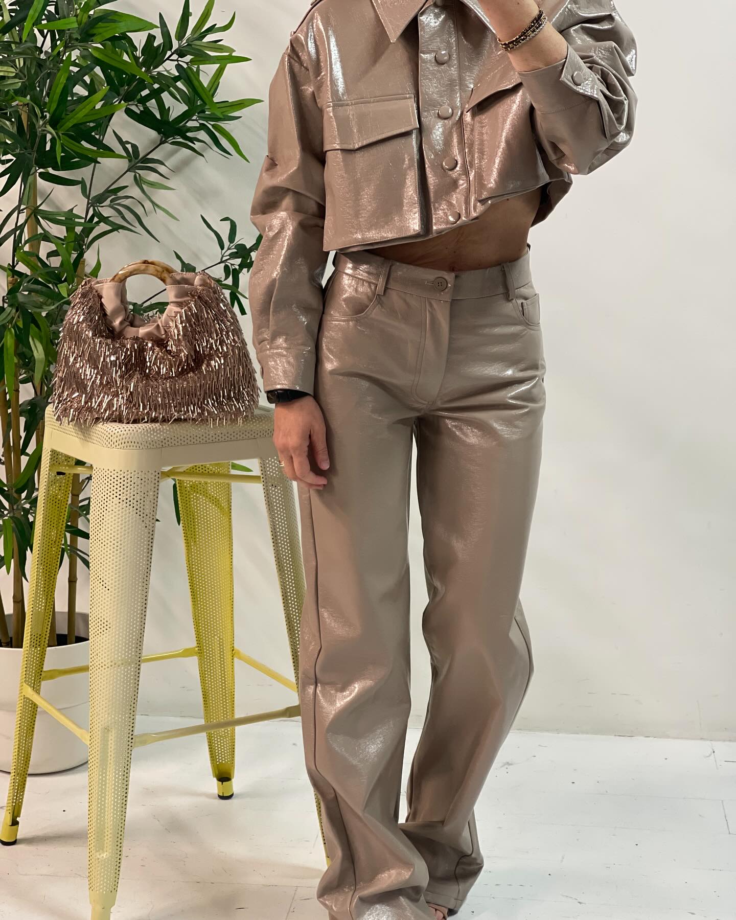 Pantalone gamba dritta vinile beige LC240357 LUMINA